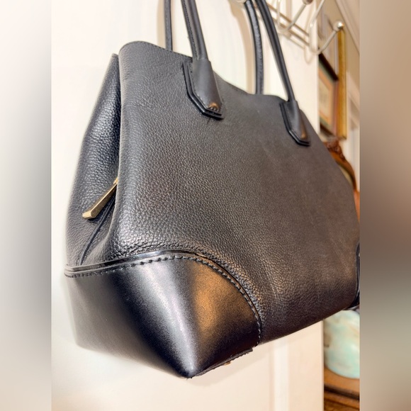 Michael Kors Mercer Gallery Medium Leather Satchel Tote Black Gold Lock Charm - Picture 7 of 16